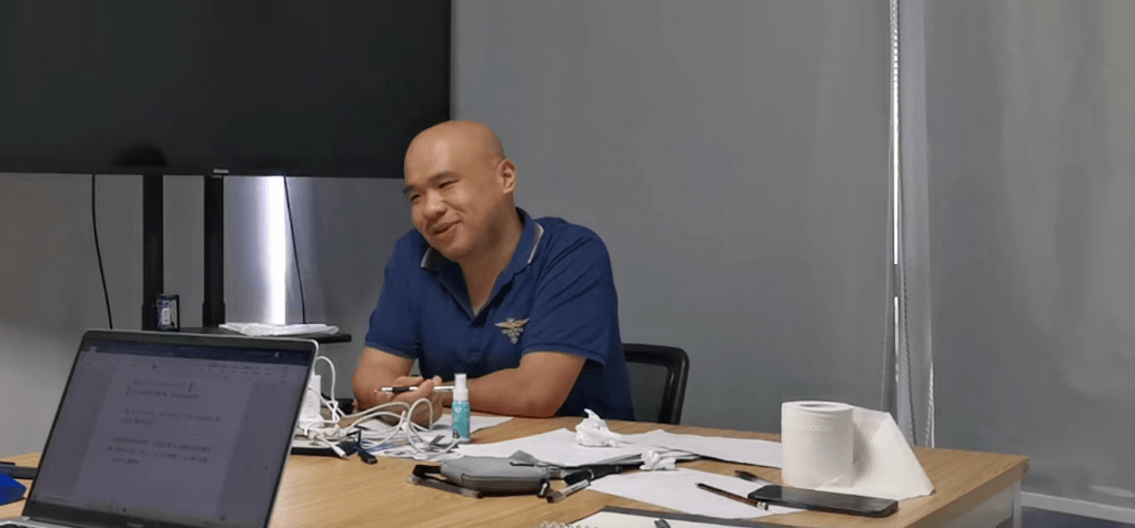 La storia di un ex insegnante di inglese (cinese) diventato&nbsp;autista.