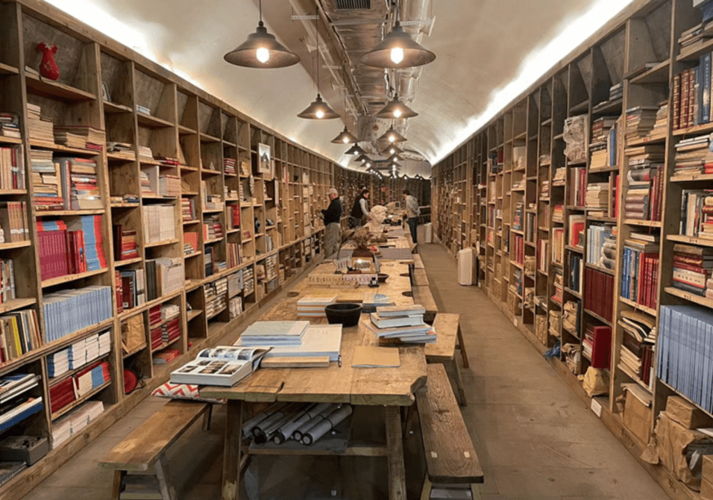 biblioteca libreria cinese