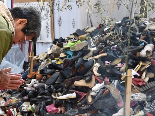 I Funerali Strani In Giappone, Dalle Commemorazioni Per Le Bambole A Quelle Per Le&nbsp;Scarpe