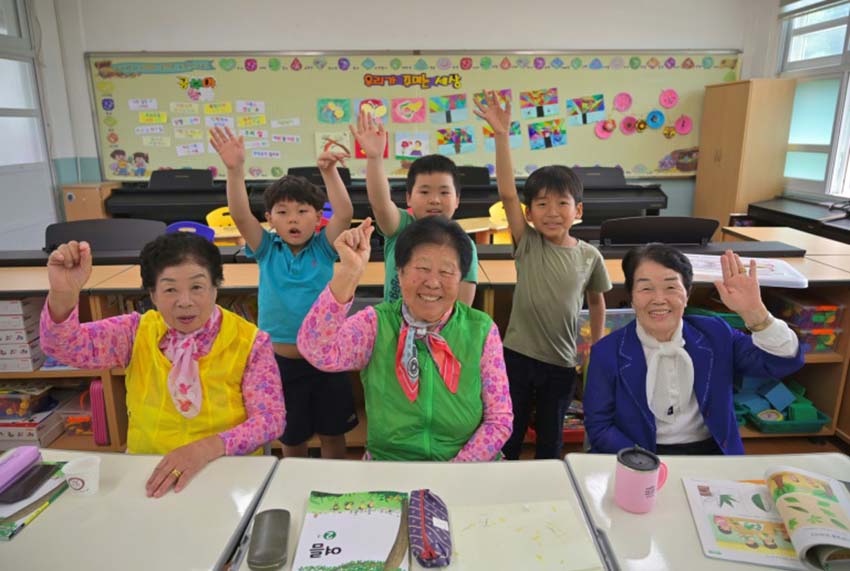 In Corea le nonne vanno a scuola