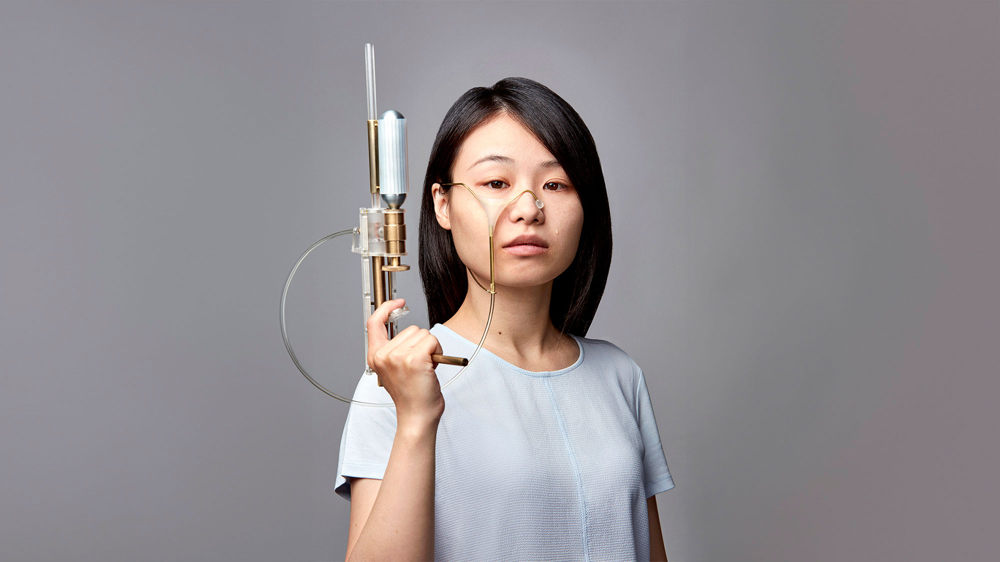 L’artista taiwanese e la pistola di lacrime